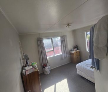 Private low maintenance in Frankton - Photo 3