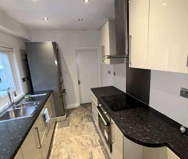 Spencer Road, Mitcham, Surrey, CR4 - Photo 5