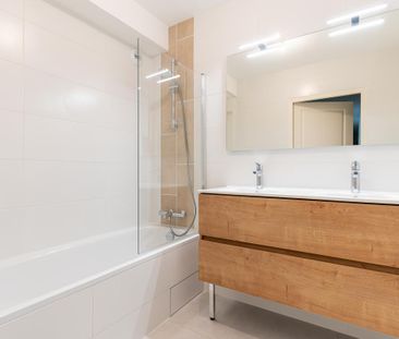 Location Appartement 4 pièces 87m² SEVRIER 74320 - Photo 6
