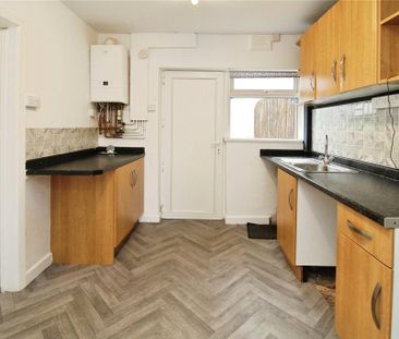 3 bedroom semi-detached house to rent - Photo 4