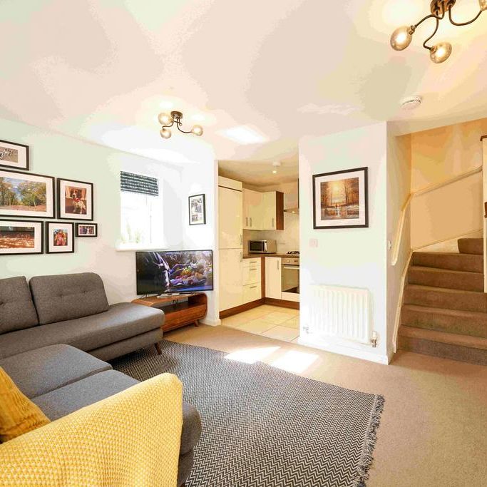 2 bedroom mews to rent - Photo 1