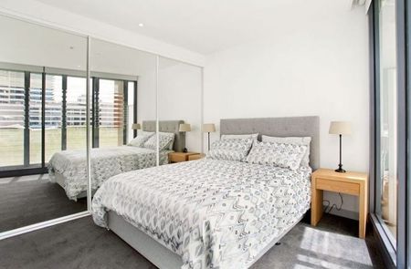 FULLY FURNSIHED – Oversized One Bedroom In City Centre! - Photo 5