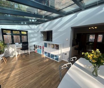 Gatley Drive, Guildford, Surrey, GU4 - Photo 4