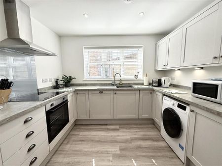 2 bedroom detached bungalow to rent - Photo 4