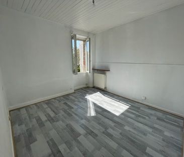 Location Appartement 2 pièces 41m² ARTHES 81160 - Photo 1