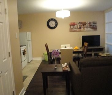 2 1/2 Meublé à Louer à Saint-Laurent - Photo 2
