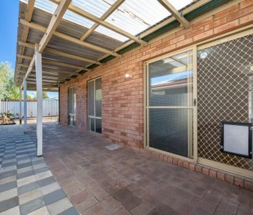 28 Broadwater Gardens, South Lake WA 6164 - Photo 2