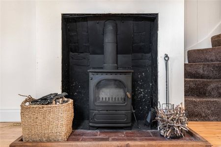 A 2 bedroom detached character cottage in an attractive village location. - Photo 2