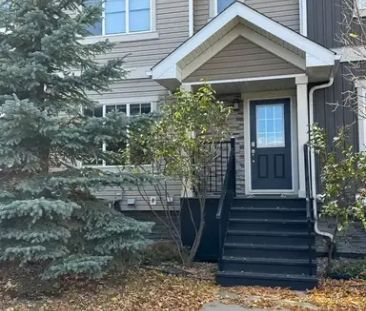 Expansive 4-Level Split for Rent in Secord! | 9535 217 St Nw, Edmonton - Photo 1