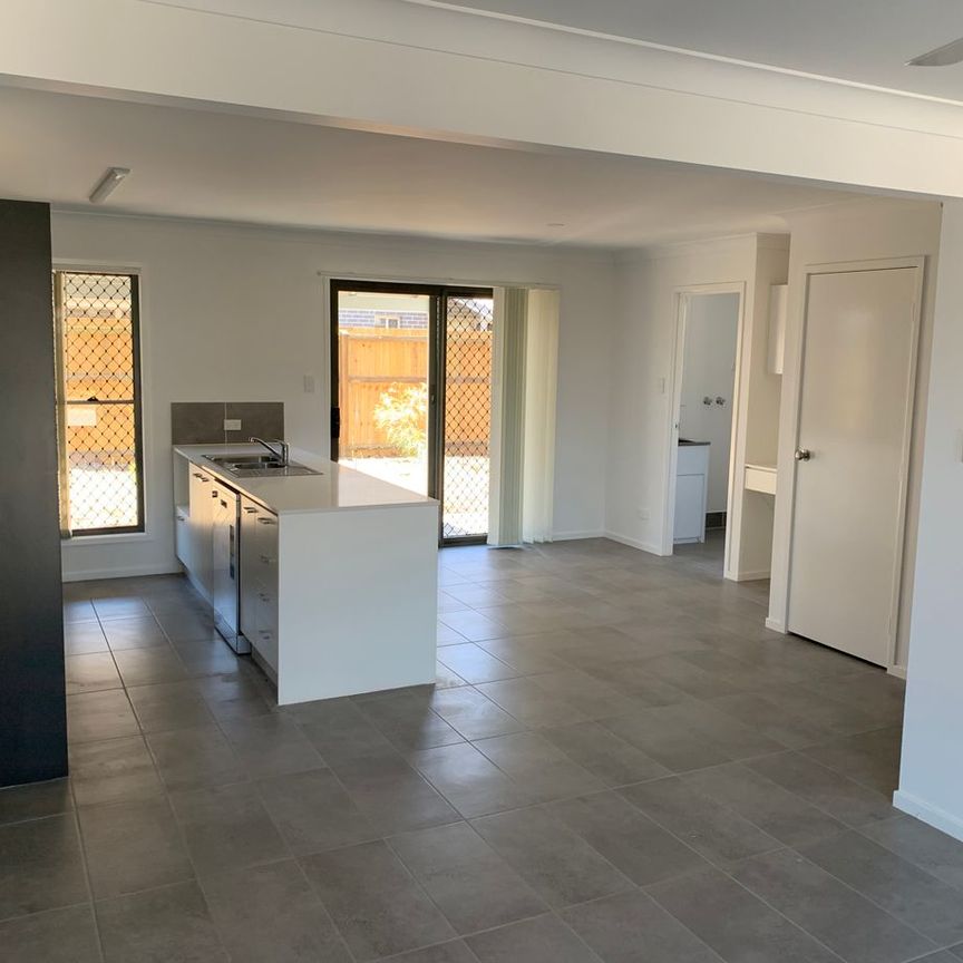 MODERN COMFORTABLE TOWN HOUSES AVAILABLE 14/03/2026 - Photo 1