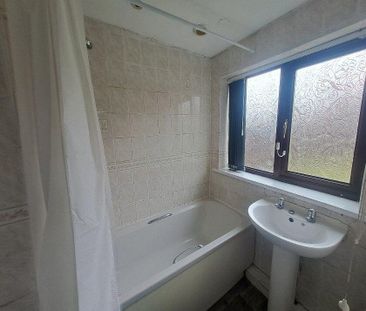 2 bedroom semi-detached house to rent - Photo 2