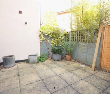 3 bedroom terraced house to rent - Photo 5