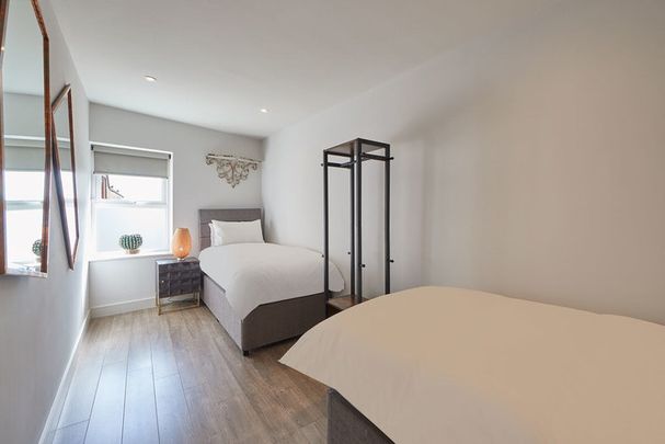 Eastborough - Photo 1