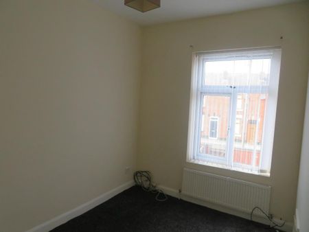 3 bedroom end of terrace house to rent - Photo 4