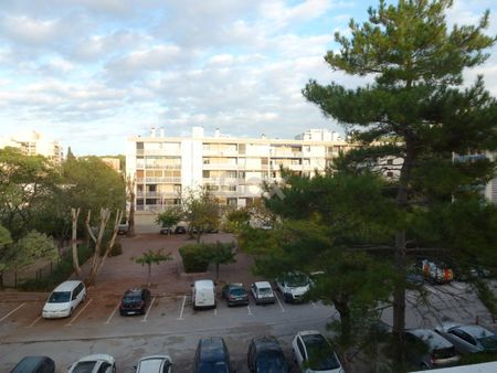 Appartement 4 pièce(s) 72.29 m² - Photo 2