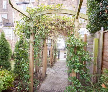 BILLS INCLUDED - Studio to rent in Earl's Court, London SW5 - Photo 6