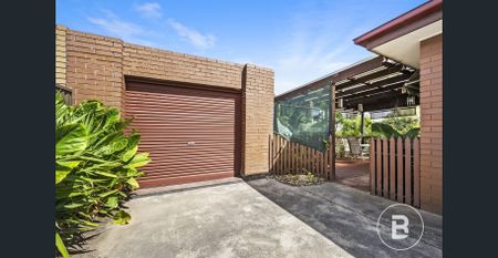 WELL KEPT FOUR BEDROOM HOME IN GREAT LOCATION - Photo 3