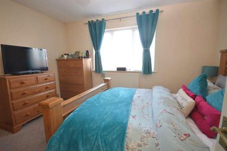 Warley Close, Braintree, CM7 - Photo 2