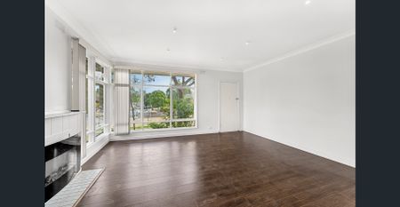 Affordable Living in the East Doncaster Secondary College Zone! - Photo 2