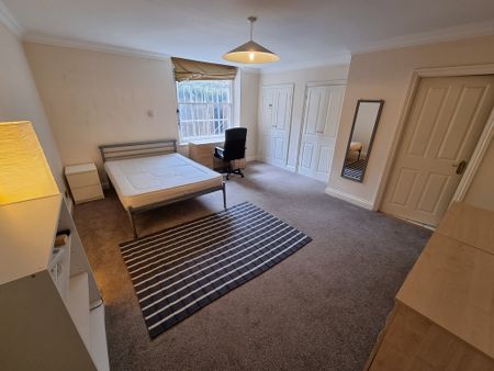 3 Bed Student Accommodation - Photo 2