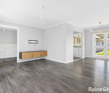 Spacious 5-Bedroom Home in a Quiet Court Location - Photo 2