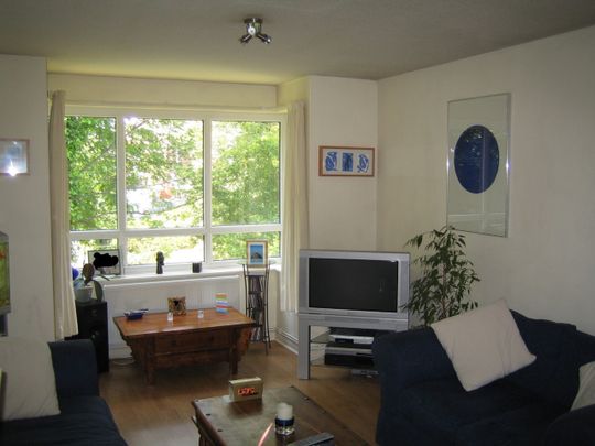 2 Bed Flat, North Drive, BN2 - Photo 1
