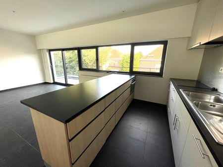 Volledig gerenoveerd energiezuinig duplex appartement dichtbij vele voorzieningen - Foto 5