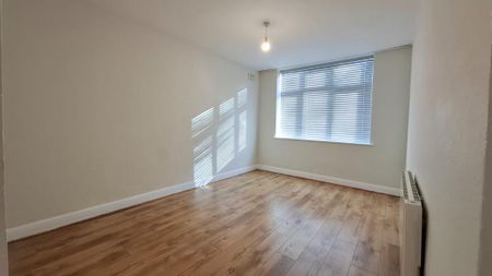 2 bedroom ground floor flat to rent - Photo 3