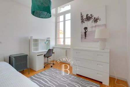 Location Appartement 6 pièces 184m² LYON 5ème - Photo 4