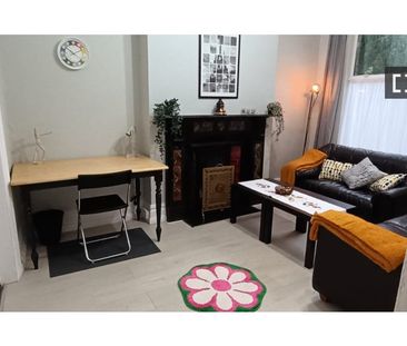 Bed for rent in shared apartment in Dublin - Photo 1