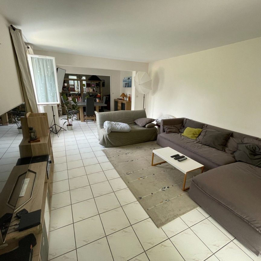 Location Appartement 5 pièces 138m² MERIGNAC 33700 - Photo 1