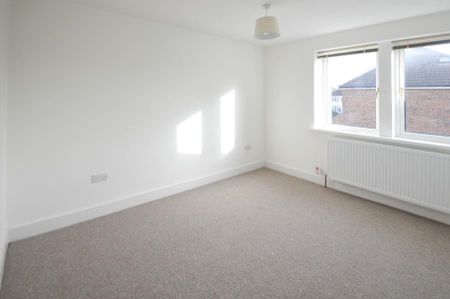 2 bedroom semi-detached house to rent - Photo 4
