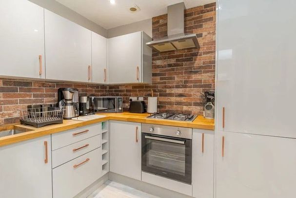 2 Bed Flat, Edinburgh, EH11 - Photo 1