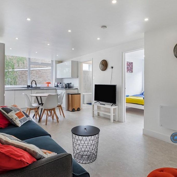 2 bedroom flat to rent - Photo 1