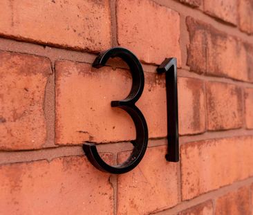 Large Victorian semi-detached Room One - Photo 4