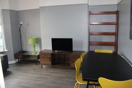 5 bedroom house to rent - Photo 2