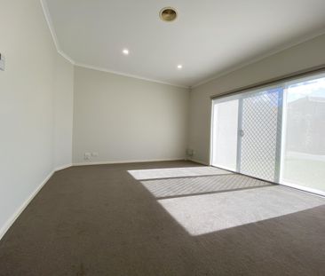 17/51-55 Tullidge Street, Melton VIC 3337 - Townhouse For Rent | Do... - Photo 2