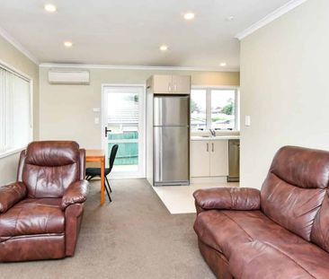 Lovely home Papatoetoe - Photo 3