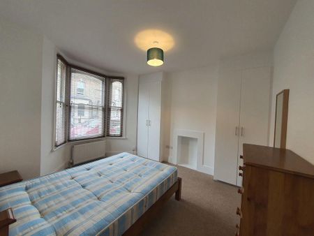4 bedroom terraced house to rent - Photo 4