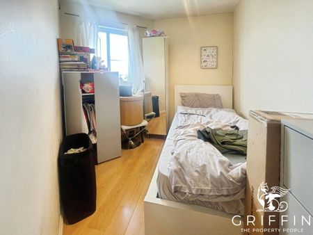 Lennox Close, Chafford Hundred, Grays, RM16 - Photo 2