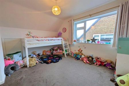 3 Bedroom Semi Detached To Let - Photo 4