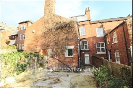 9 Bedroom Student House Leeds - Photo 5