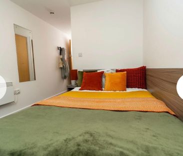 Room in a Shared Flat, Frederick Road, M6 - Photo 1