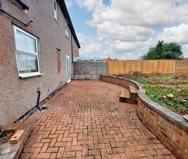 3 bedroom semi-detached house to rent - Photo 5