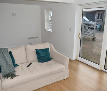 4 bedroom detached house to rent - Photo 1