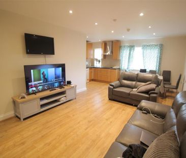 6 bedroom detached house to rent - Photo 6