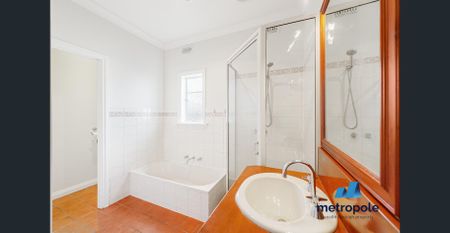 CHARMING FAMILY HOME IN THE HEART OF BLACKBURN - Photo 4