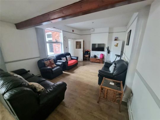 1 bedroom in a house share to rent - Photo 1