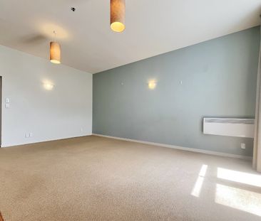 Welcome to apartment 12 in Pohara Apartments. - Photo 3