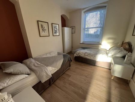 2 bedroom flat to rent - Photo 3